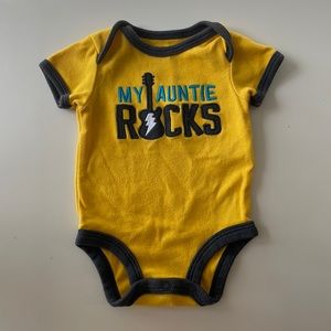 “My auntie rocks” t-shirt